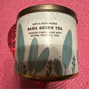 Bath & Body Works Basil Green Tea Candle with Leaf Design